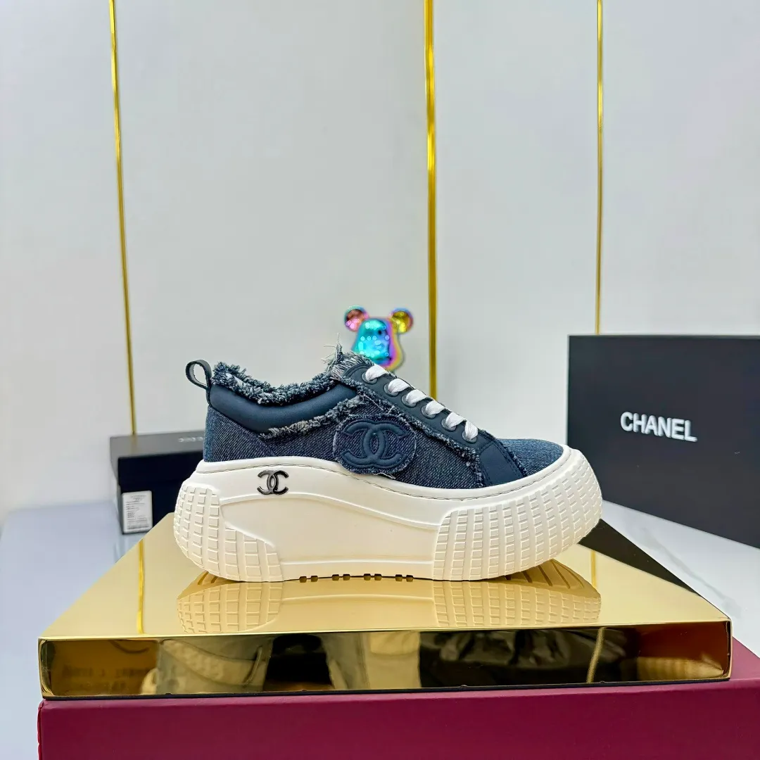 👟👟Ex-factory price 640👟👟 Chanel bread shoes ~ original calfskin panda shoes Chanel 25C latest hot style panda black and white sports shoes casual sneakers Xiaoxiang hot item classic black and white panda color coco girls must pay Fabric: original custom mixed sheepskin lining: original imported breathable mesh lining outsole: Original molded rubber + TPU combination Size: Women's 35-41 Buy now👉